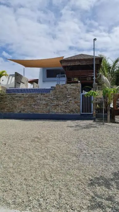 Beachfront Vacation Villa with Infinity Pool