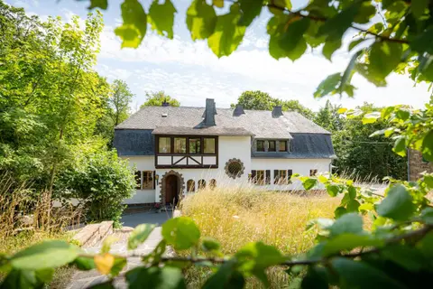 Landhaus Karbach mit Gartensauna und Hot Tub, eingezäunter Garten, 4-10 Personen