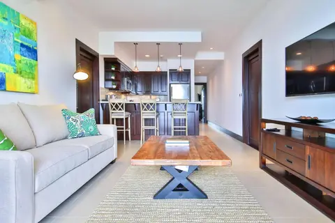 360 Splendor 205 Ocean View Condo- With Breakfast