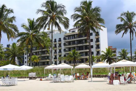 Apto pé na areia com linda vista do mar