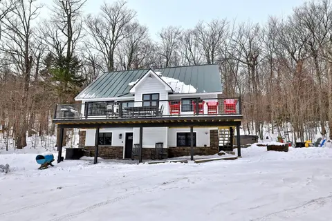 Premium 5 bedroom pet friendly private home with hot tub Bear Run