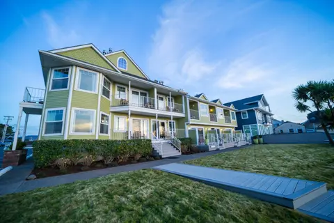 Inn of the Four Winds Seaside Oceanfront