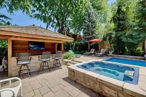 Cheerful 7 bedrooms Villa with Hot tub & Pool.