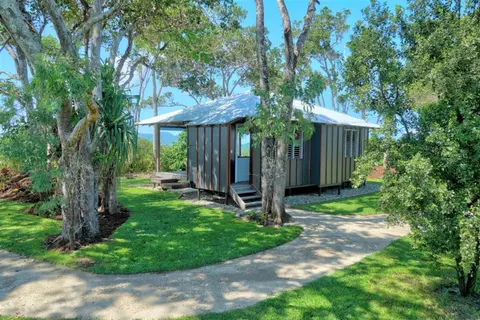 The Bungalows - Absolute Beachfront