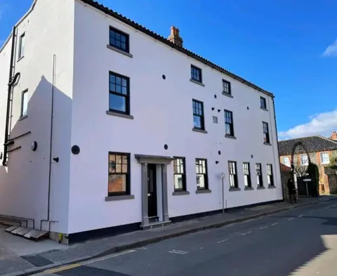 2 bed luxury duplex apartment in heart of Holt