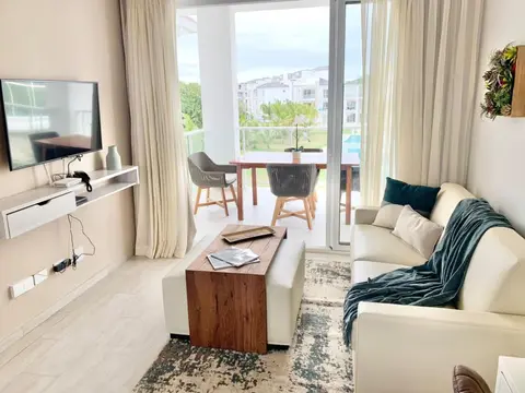 Unique 1BR Retreat w/ Pool & Golf View CP