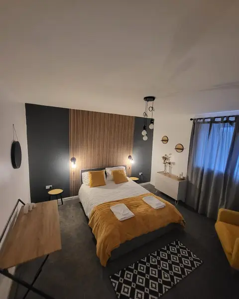 Dundas Apartments - Furnished Short Lets