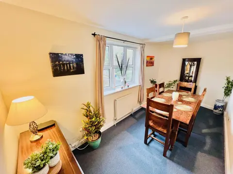 Dapps Hill Haven - between Bristol and Bath, both 9 mins by train!