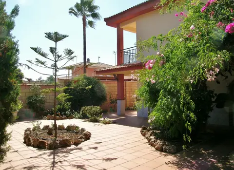 RELAX, PLAYA, NATURALEZA…!!. VILLA INDEPENDIENTE CON JARDÍN...