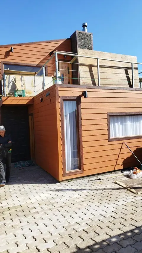 Hermosa casa a pasos de la playa, excelente vista.