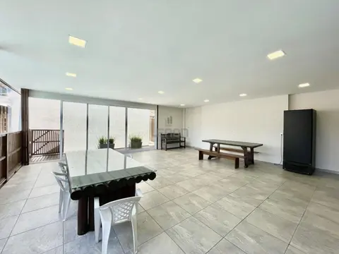 022 - Residencial com Piscina e Jacuzzi em Bombas