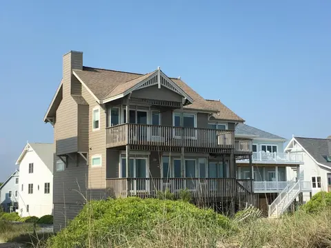 Oceanfront - Pool - Luxury North Topsail Beach House