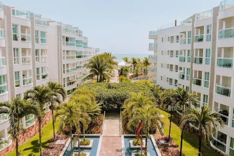 In Mare Bali Flat Fiji by Qavi