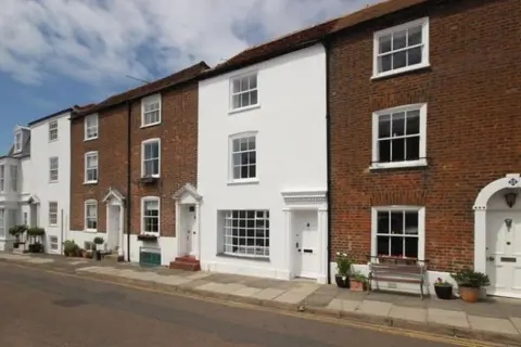 7 Alfred Square
