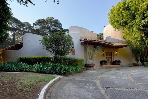 Casa Ficus, serviced Luxury Villa with pool&tennis