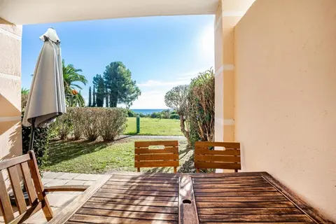 Garden level for 5 people with sea view