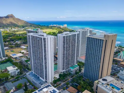 Waikiki Banyan condo with lanai & resort access