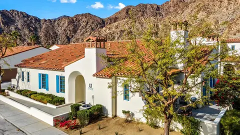LV310 Single Story LV Townhome Next to the Pool