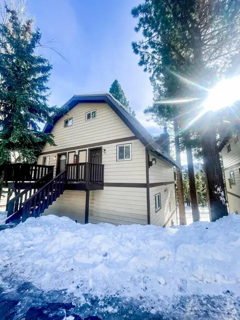 Perfect Ski Rental 2 blocks from Village Gondola