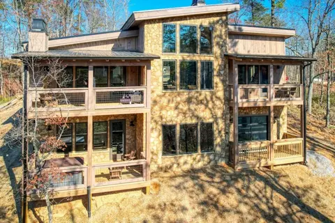 Thunderstruck Modern Mtn Chalet w pool and views that WOWs