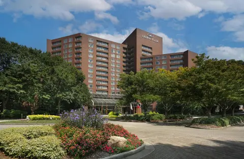 Crowne Plaza Atlanta Perimeter at Ravinia by IHG