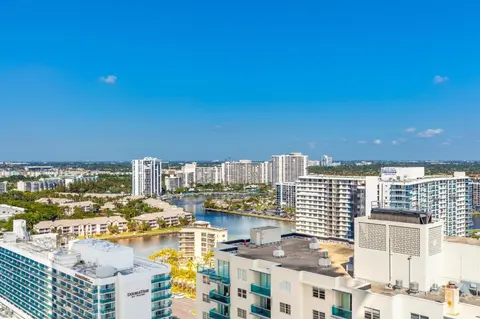2 Bedroom on 17th floor on the beach Resort