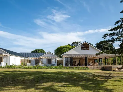 Crags Country Lodge