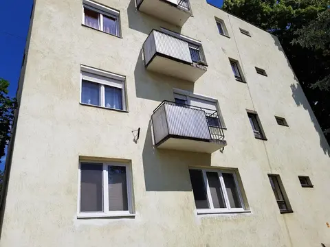 Kislakás Esztergomban