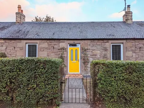 Parkview Cottage - Lovely home with cosy fireplace