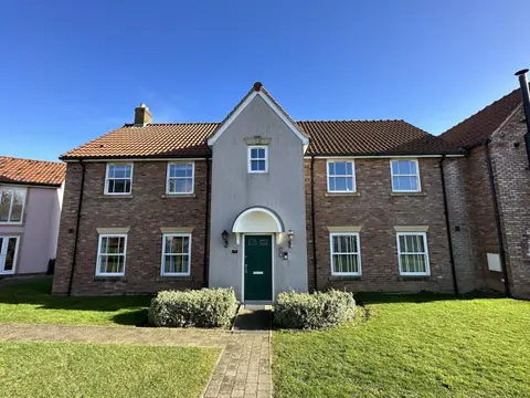 Meadowside Apartment - Part of the The Bay Filey Holiday Village with pool, gym and direct beach access, pub, restaurant, tennis and meadows walks