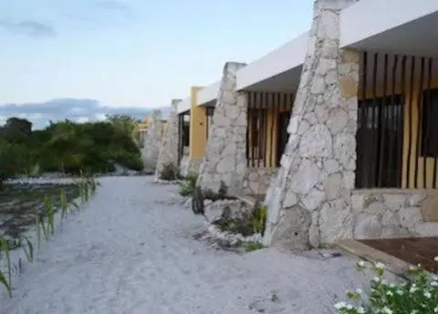 Beachfront apartment with swimming pool. One bedroom