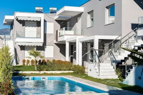 Ofrynio Luxury Apartments & Pool