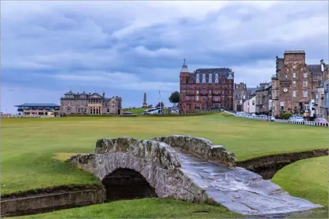 The Wee Room -Stay Where All St Andrews is on the Doorstep!