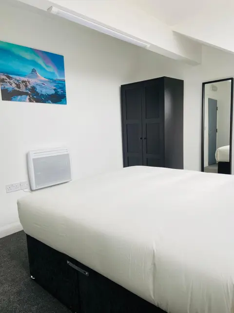 Beautiful 4 Bedroom 2 bathroom House close to city centre