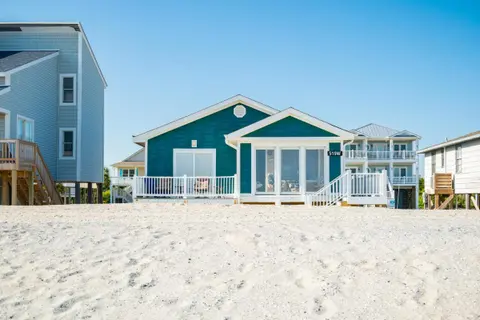 Selah by Oak Island Accommodations