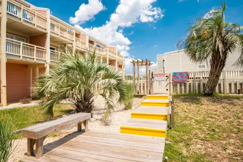 Anchors Away by Oak Island Accommodations