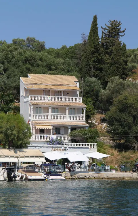 Kassiopi Seafront Elegant Apartments
