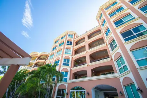 Costa Bonita Marina With Pool, Dive In!