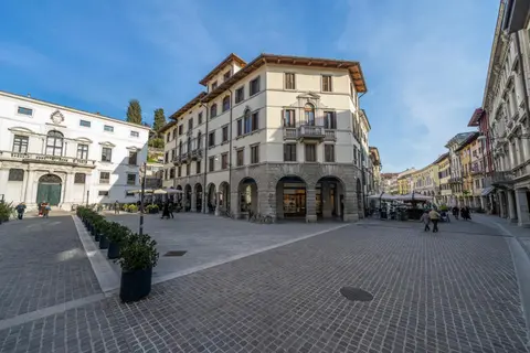 GuestHost - Mercatovecchio Ivy House
