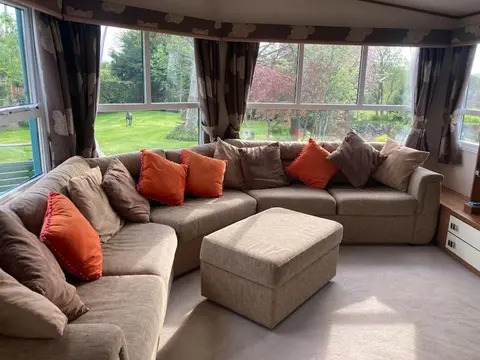 2 bedroom chalet in Chwilog on the Llyn Peninsula