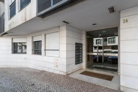 Modern & Elegant 2 bedroom in Amadora by GT House