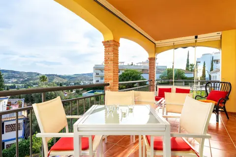 Golfer's quiet flat by Costarentals - Ref 104
