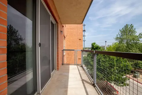 The Selena: Riverwalk Loft