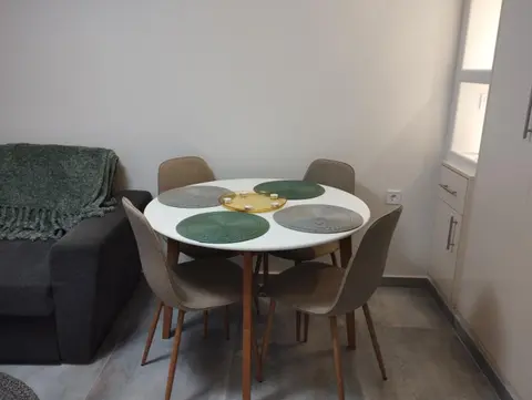 JASON'S CENTRE APARTMENT