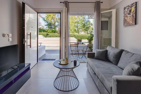 Theo's Cozy Apartment's near Athens airport