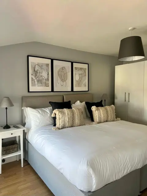 Prince Arthur Apartment