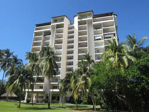 Beautiful apartment fully restored after OTIS in Acapulco Diamante