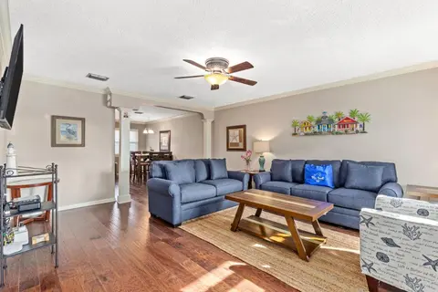 6404 Thomas Dr Unit 7 - Change of Seanery