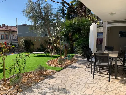 Apartment Urban Oasis