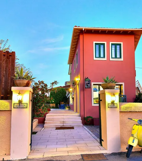 Alkyon Apartments & Villas Hotel